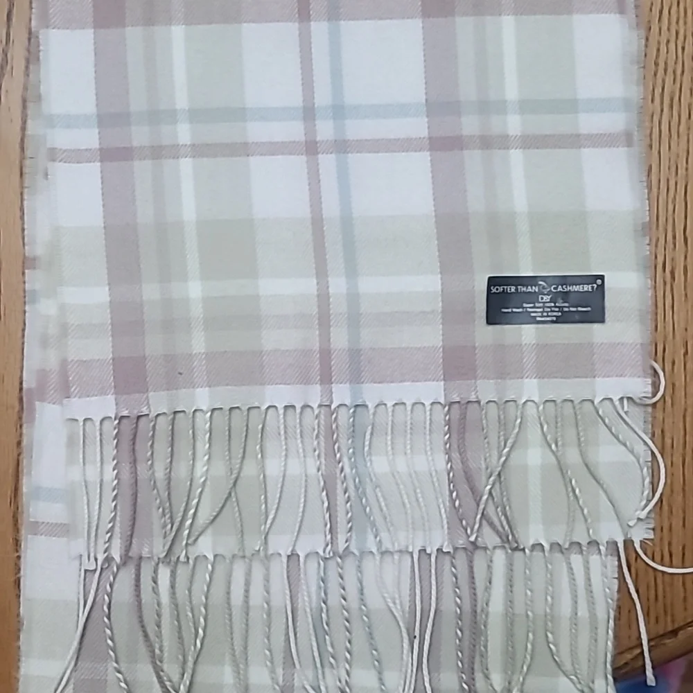 D&Y Softer than Cashmere plaid scarf